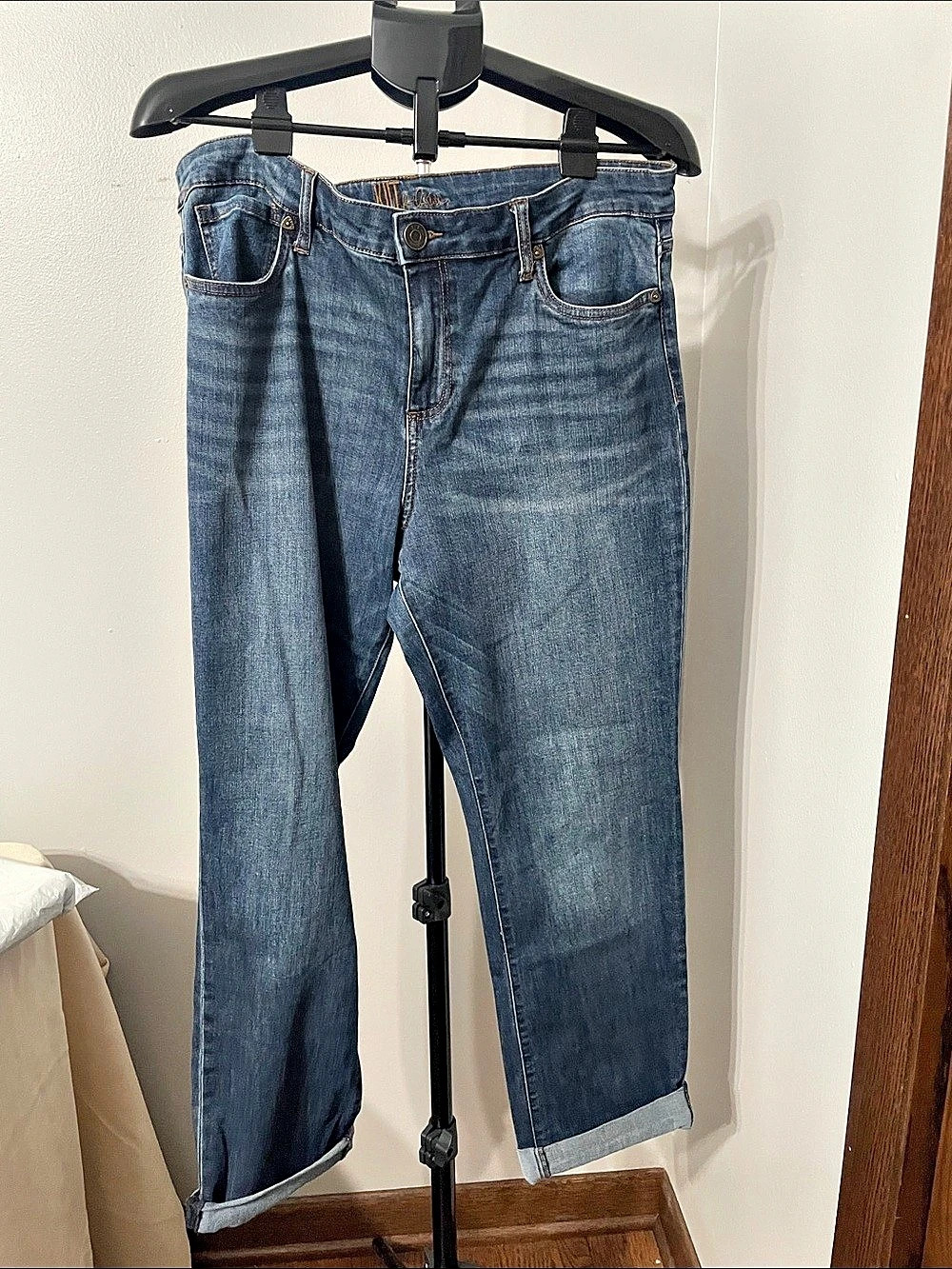 Kut from the Kloth straight leg jeans in Blue Waist 14 Like
